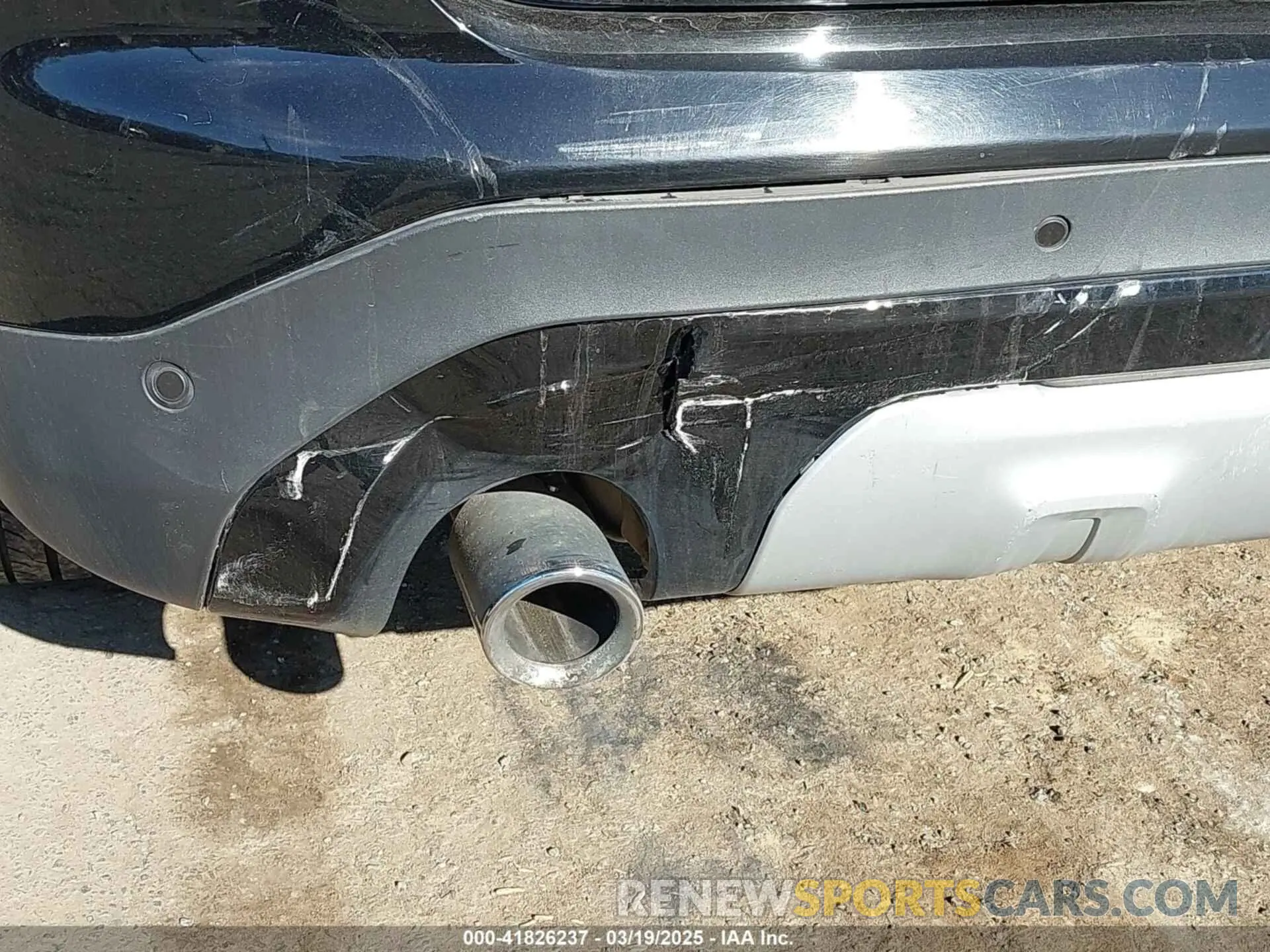18 Photograph of a damaged car 5UXTR7C59KLF25726 BMW X3 2019