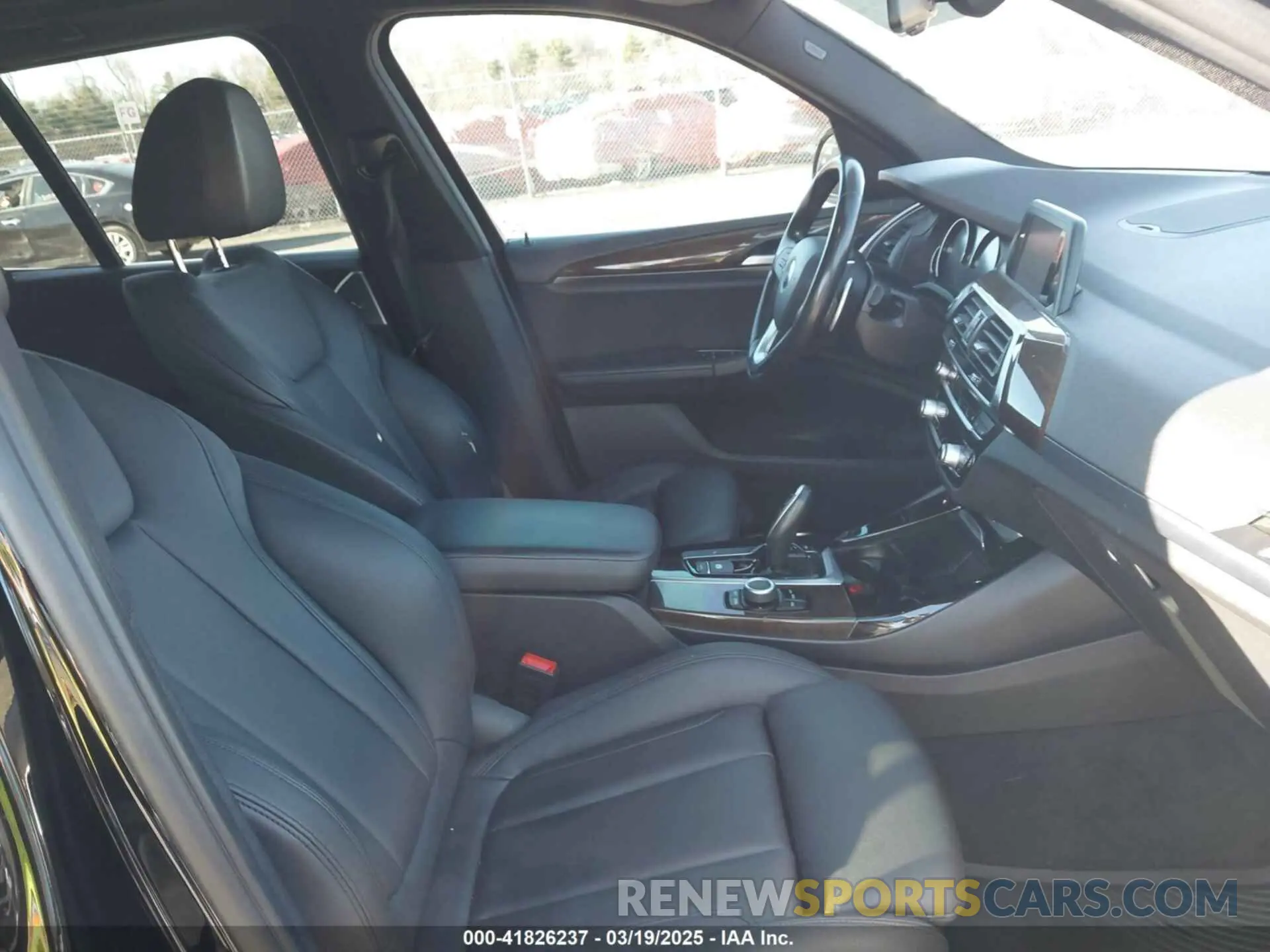 5 Photograph of a damaged car 5UXTR7C59KLF25726 BMW X3 2019