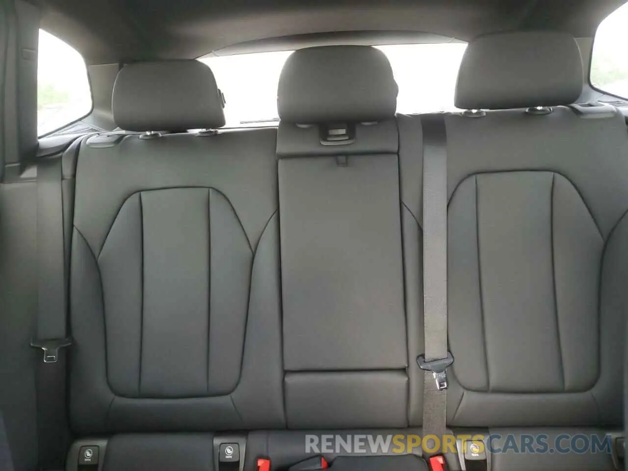 10 Photograph of a damaged car 5UXTR7C59KLF25810 BMW X3 2019