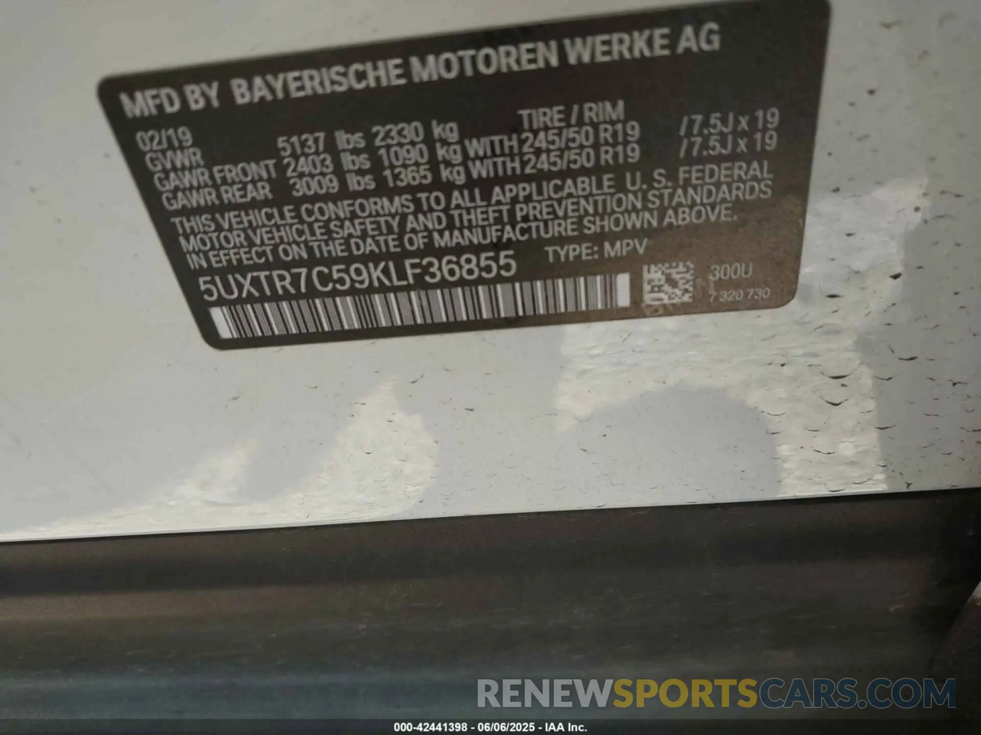 9 Photograph of a damaged car 5UXTR7C59KLF36855 BMW X3 2019