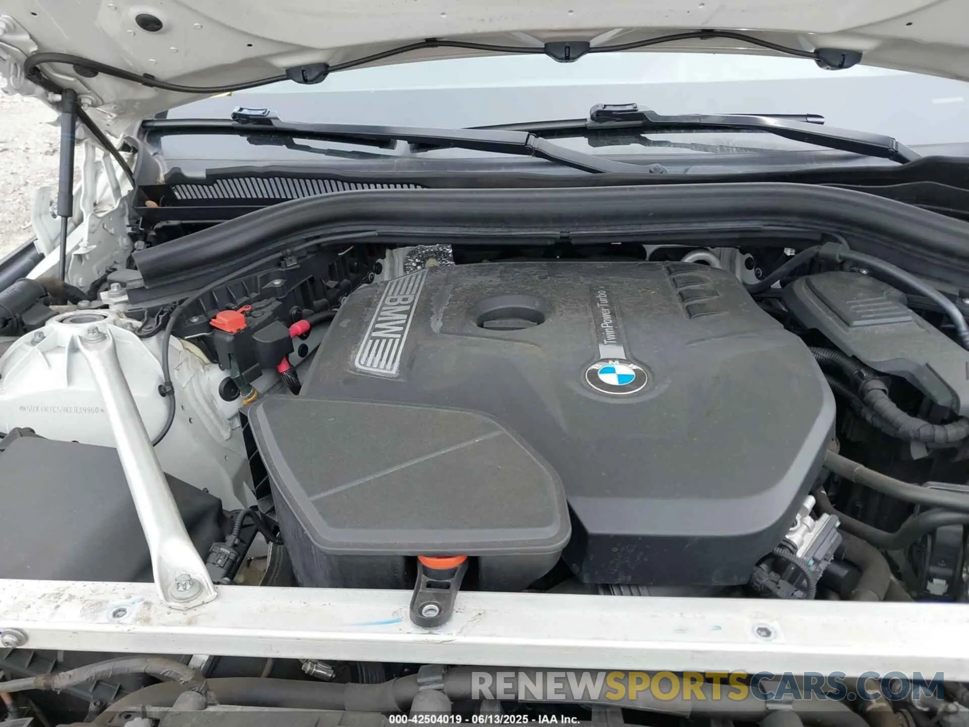 10 Photograph of a damaged car 5UXTR7C59KLR39960 BMW X3 2019