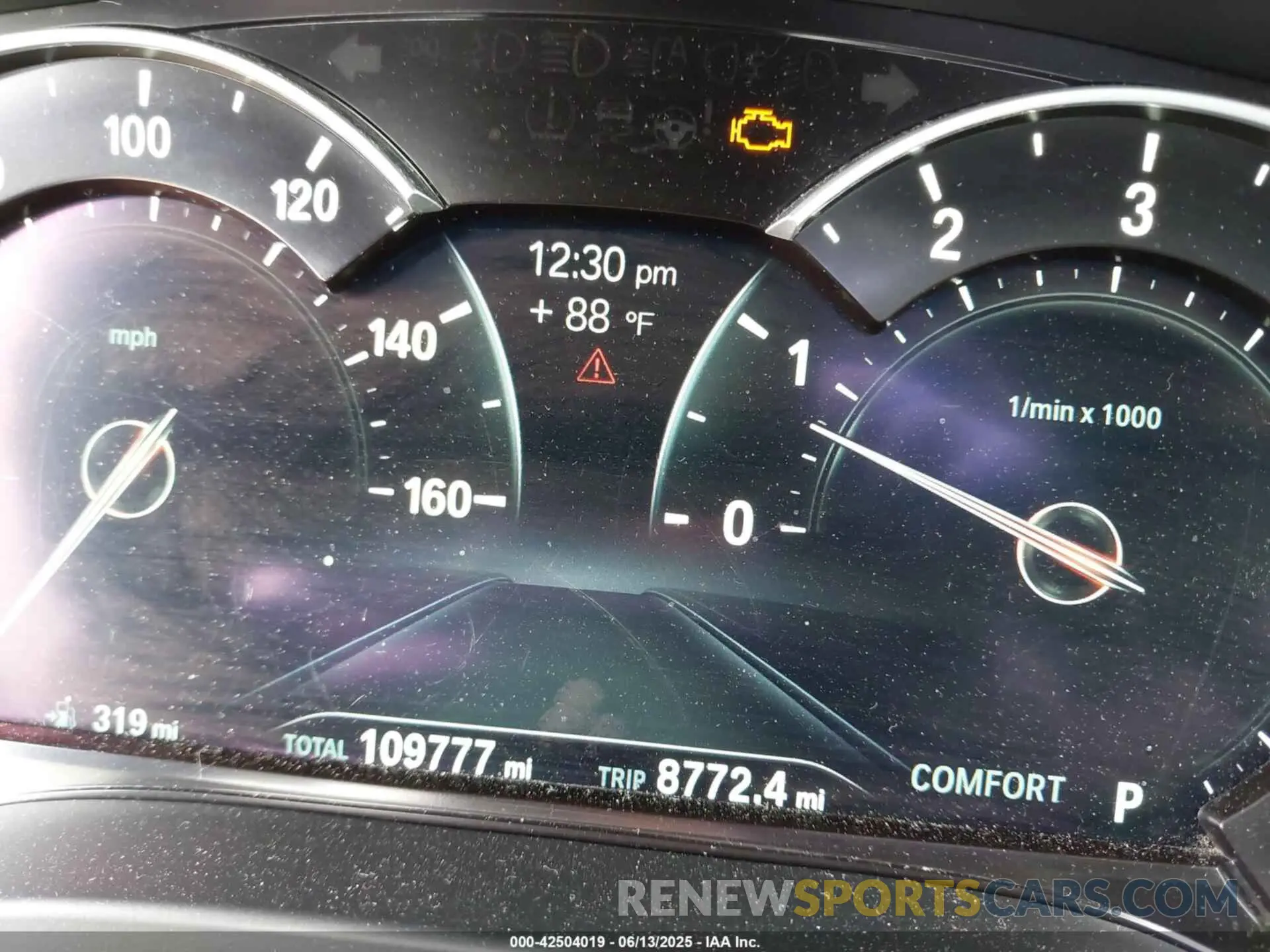 14 Photograph of a damaged car 5UXTR7C59KLR39960 BMW X3 2019