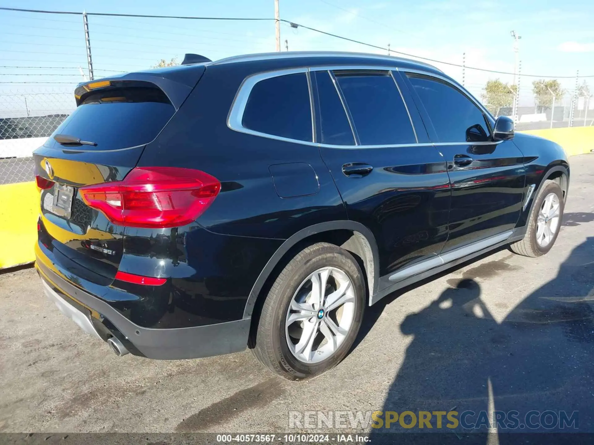 4 Photograph of a damaged car 5UXTR7C59KLR43667 BMW X3 2019