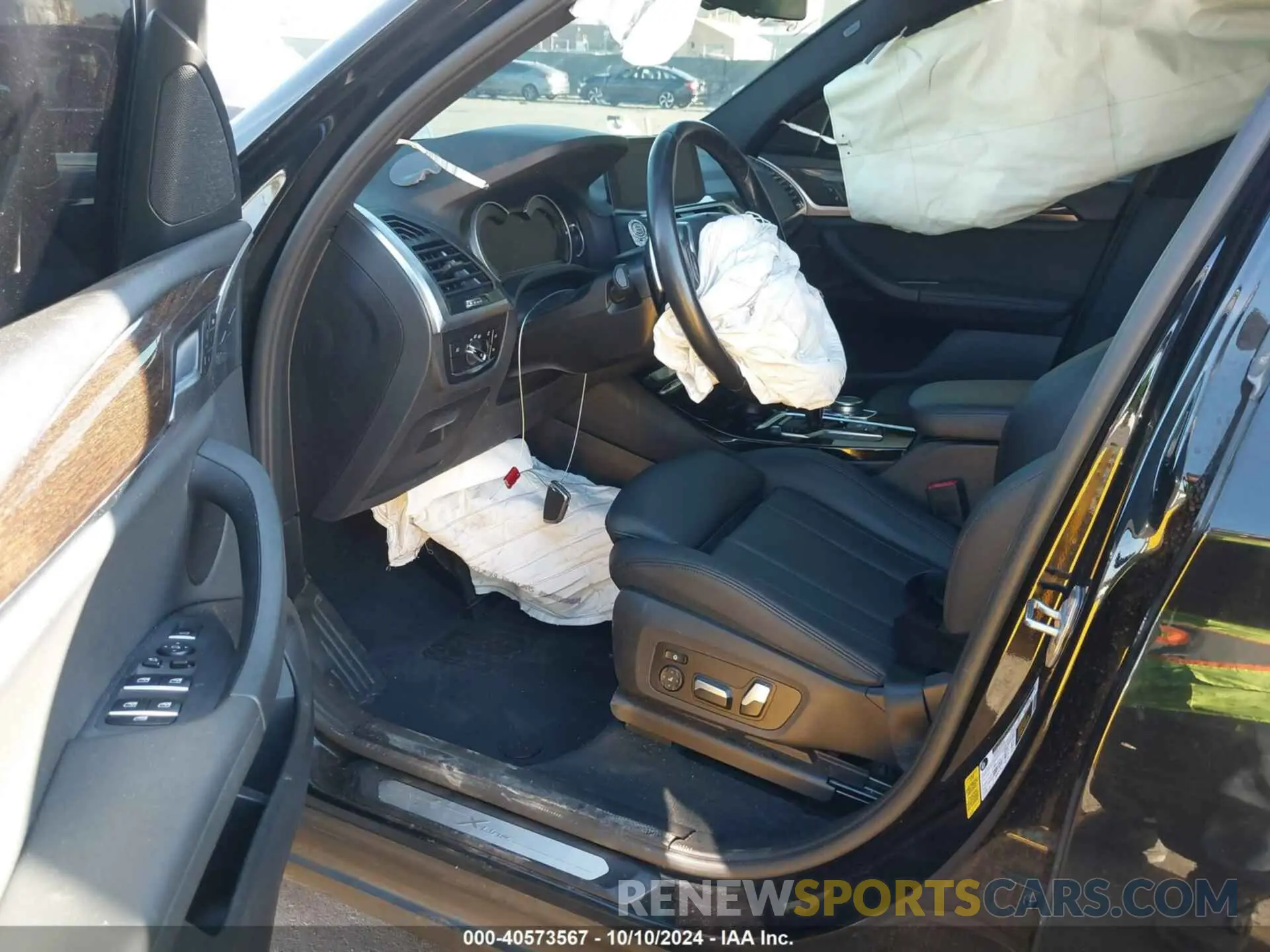 5 Photograph of a damaged car 5UXTR7C59KLR43667 BMW X3 2019