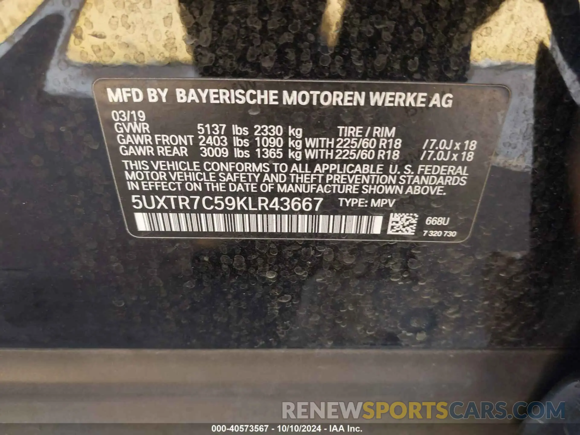 9 Photograph of a damaged car 5UXTR7C59KLR43667 BMW X3 2019