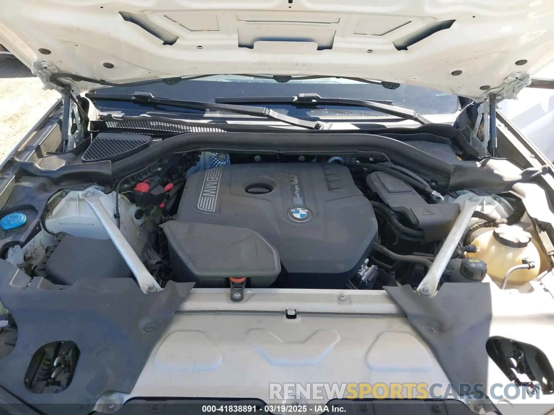 10 Photograph of a damaged car 5UXTR7C59KLR44964 BMW X3 2019