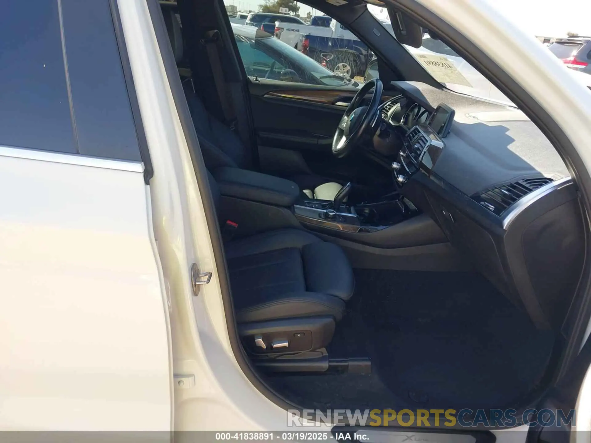 5 Photograph of a damaged car 5UXTR7C59KLR44964 BMW X3 2019