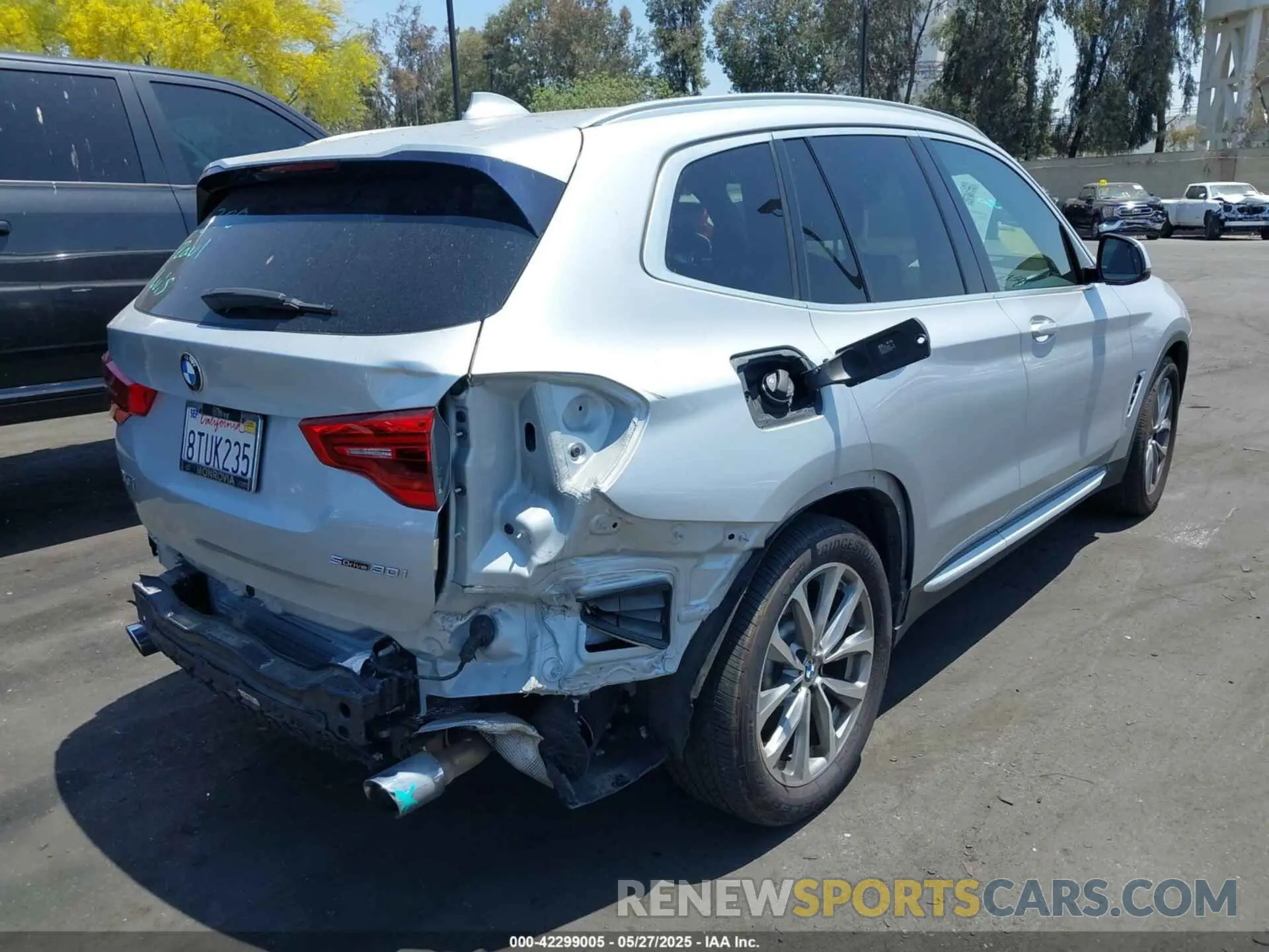 4 Photograph of a damaged car 5UXTR7C59KLR51736 BMW X3 2019