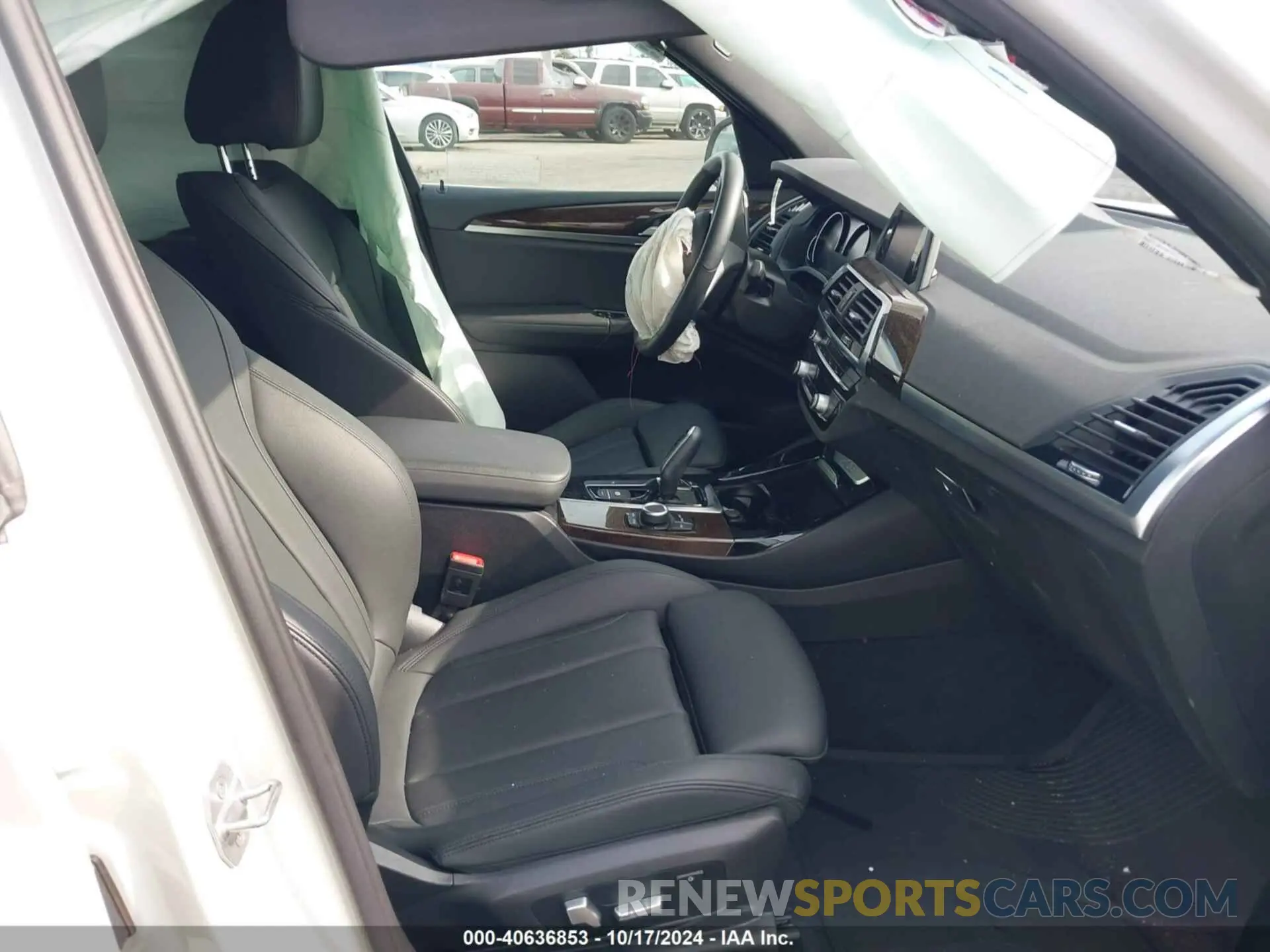 5 Photograph of a damaged car 5UXTR7C59KLR53583 BMW X3 2019