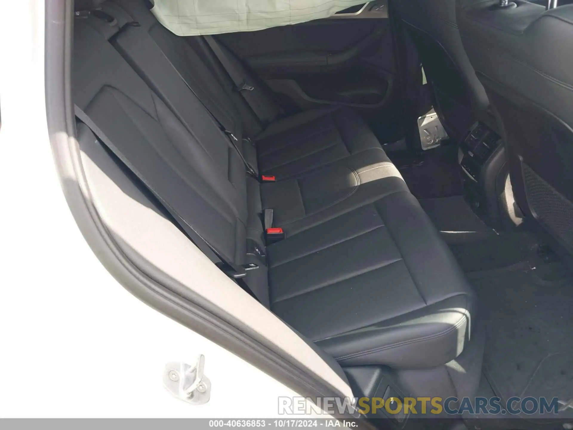 8 Photograph of a damaged car 5UXTR7C59KLR53583 BMW X3 2019