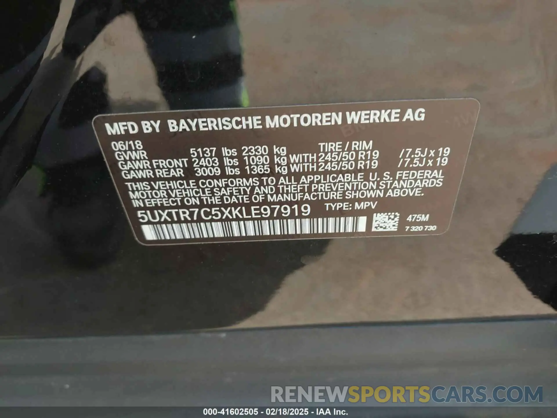 9 Photograph of a damaged car 5UXTR7C5XKLE97919 BMW X3 2019