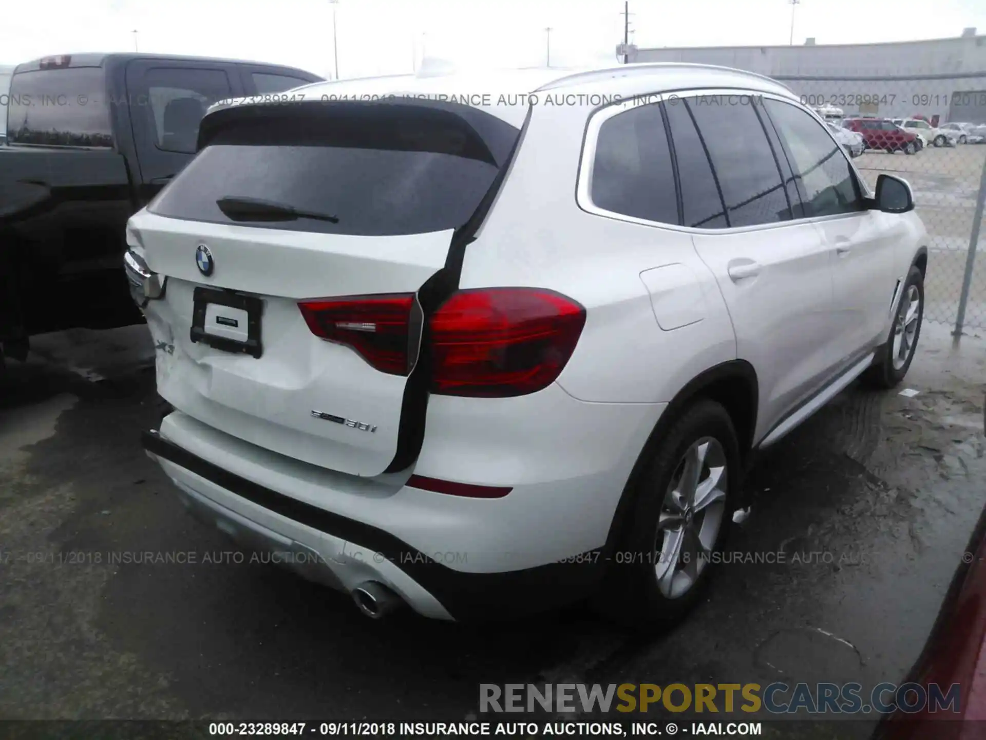 4 Photograph of a damaged car 5UXTR7C5XKLF25007 Bmw X3 2019