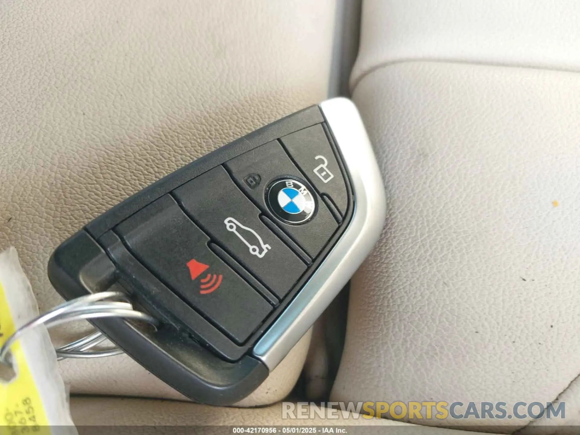 11 Photograph of a damaged car 5UXTR7C5XKLF29686 BMW X3 2019