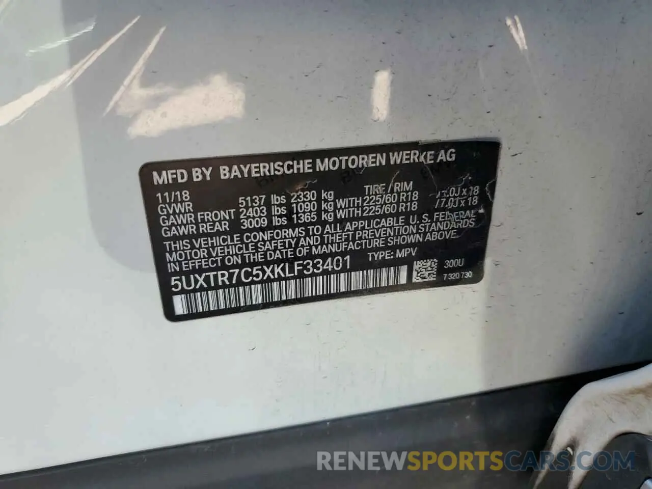 13 Photograph of a damaged car 5UXTR7C5XKLF33401 BMW X3 2019