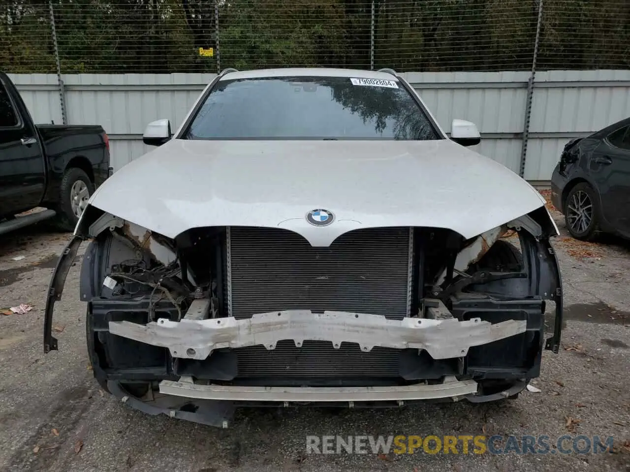 5 Photograph of a damaged car 5UXTR7C5XKLF36315 BMW X3 2019