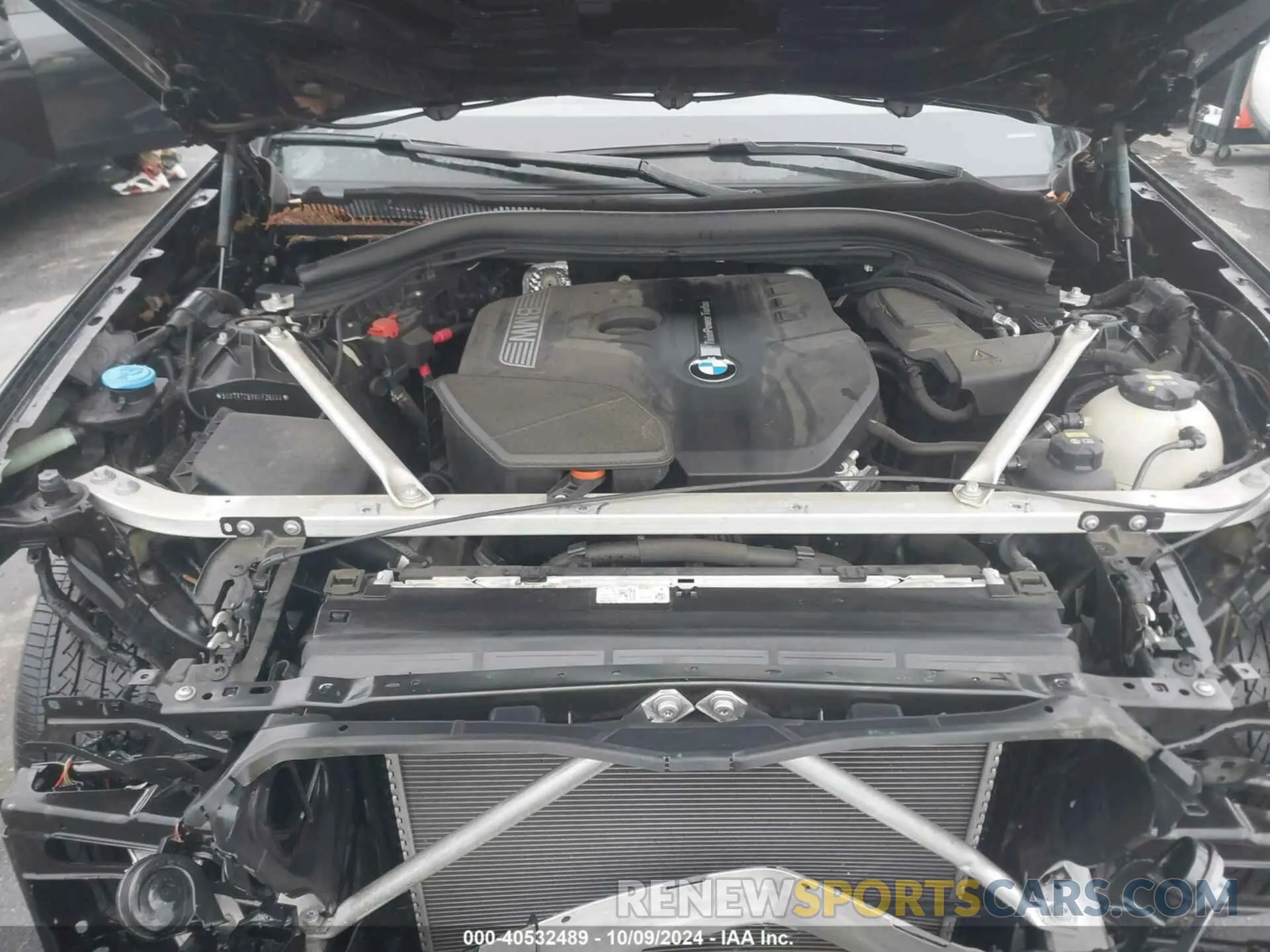 10 Photograph of a damaged car 5UXTR7C5XKLF36444 BMW X3 2019