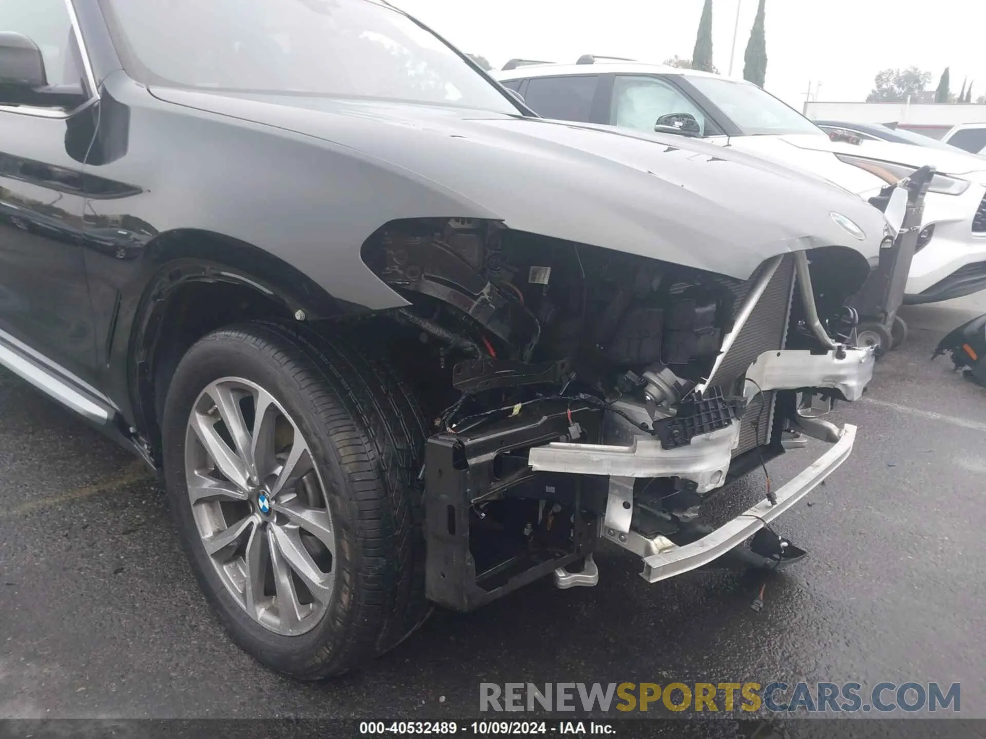 18 Photograph of a damaged car 5UXTR7C5XKLF36444 BMW X3 2019