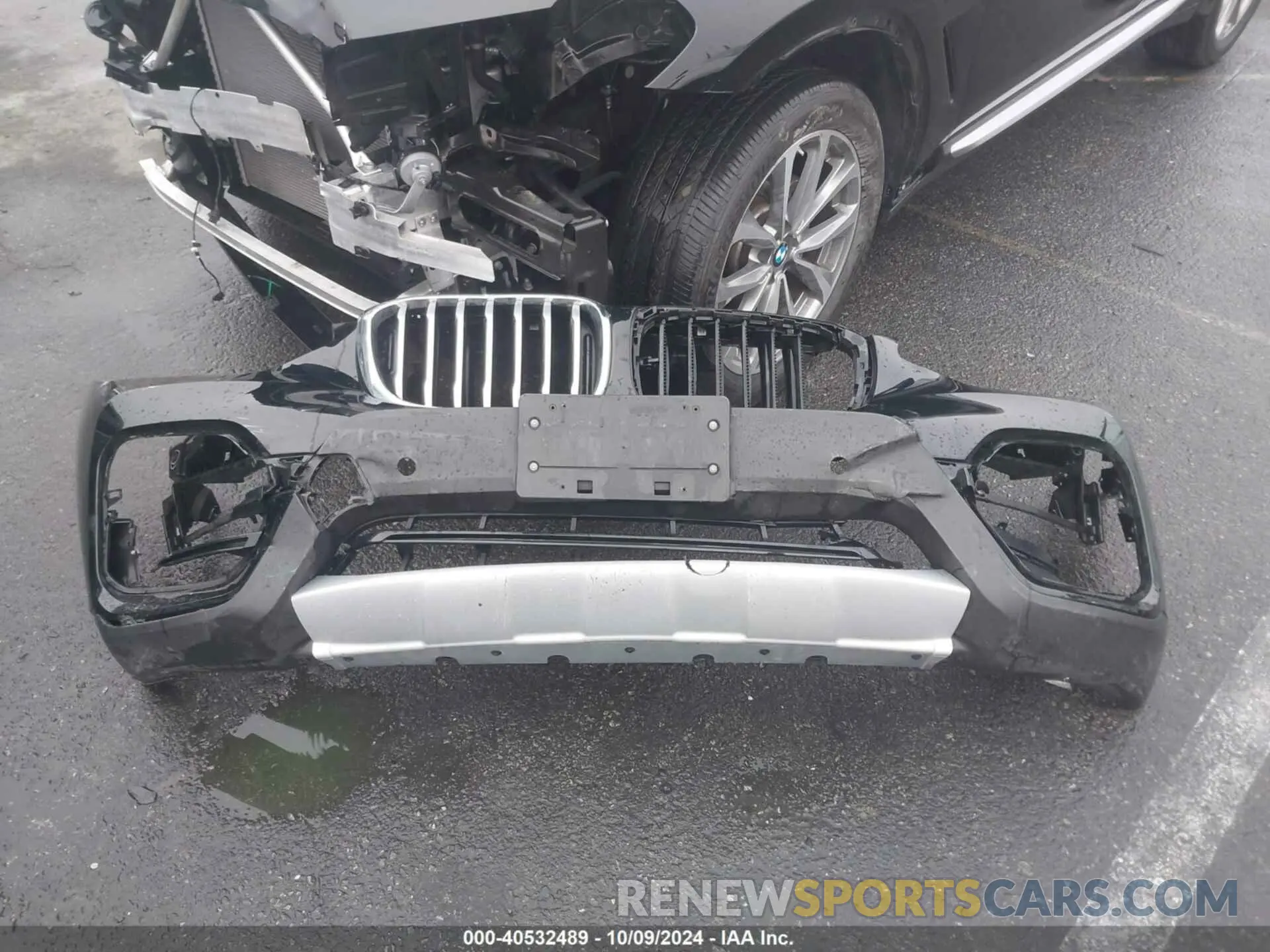 19 Photograph of a damaged car 5UXTR7C5XKLF36444 BMW X3 2019
