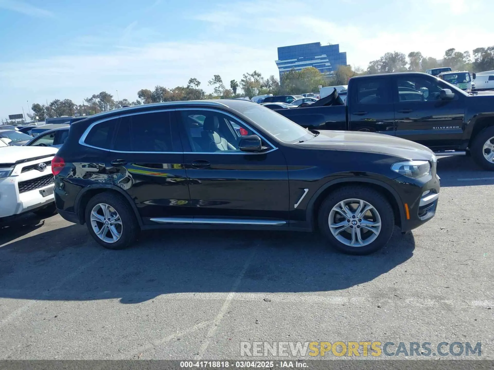 13 Photograph of a damaged car 5UXTR7C5XKLR51471 BMW X3 2019