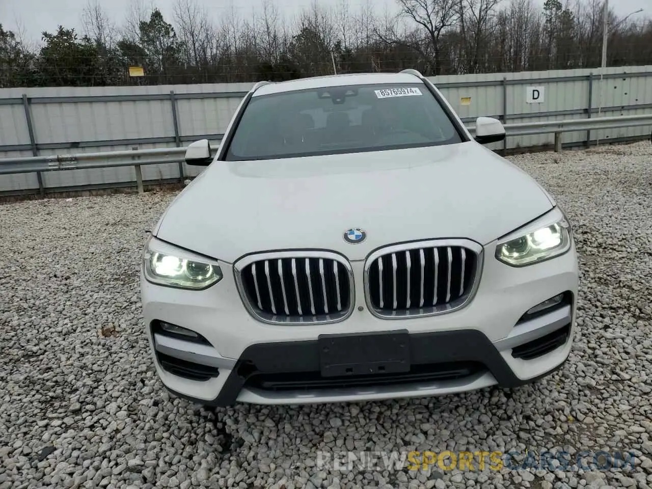 5 Photograph of a damaged car 5UXTR7C5XKLR52636 BMW X3 2019