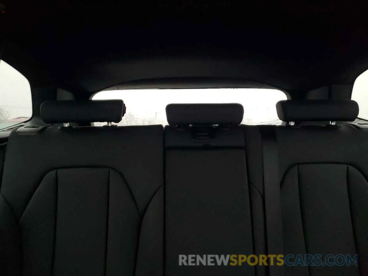 10 Photograph of a damaged car 5UXTR9C50KLD97730 BMW X3 2019