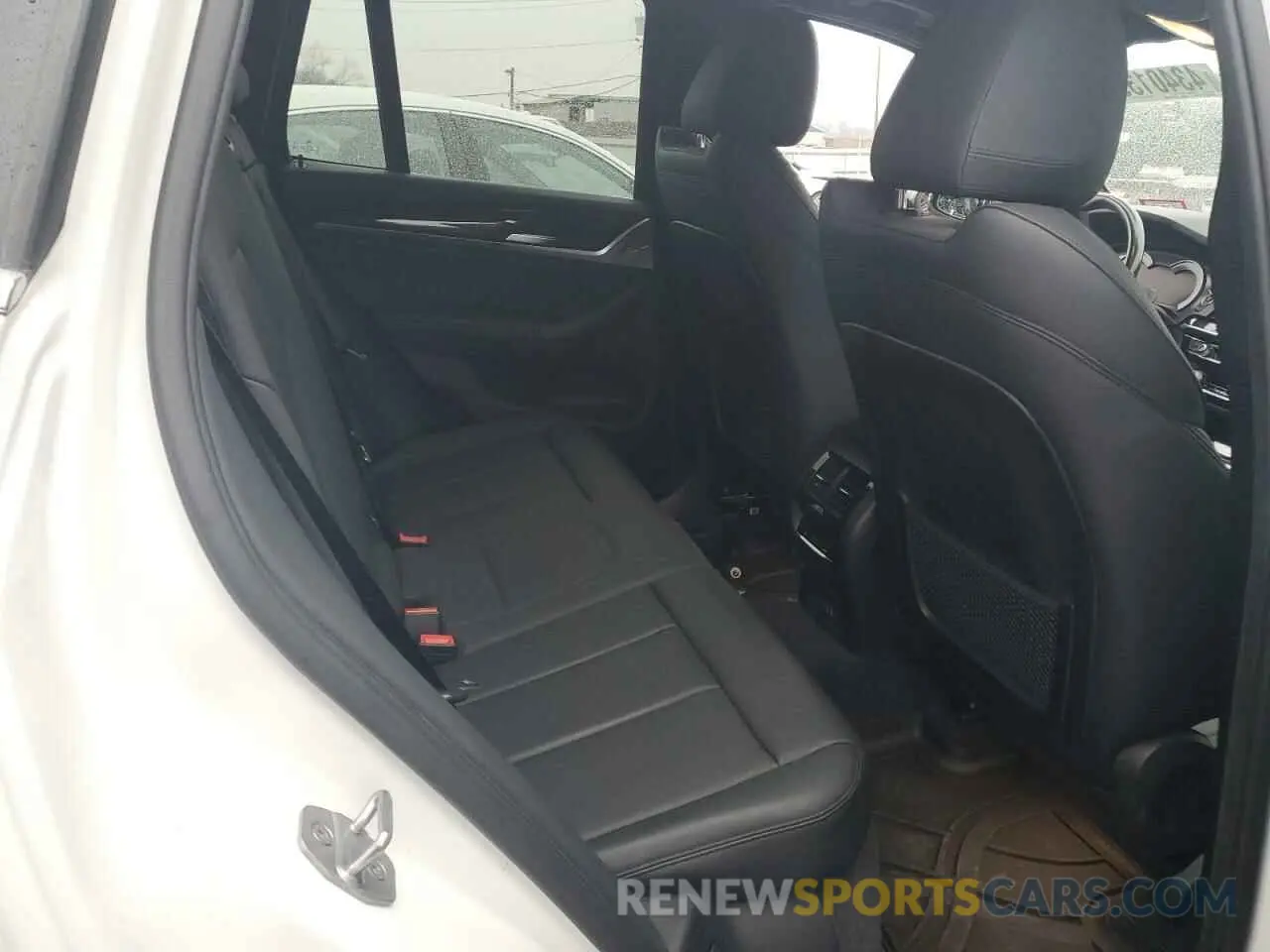 11 Photograph of a damaged car 5UXTR9C50KLD97730 BMW X3 2019