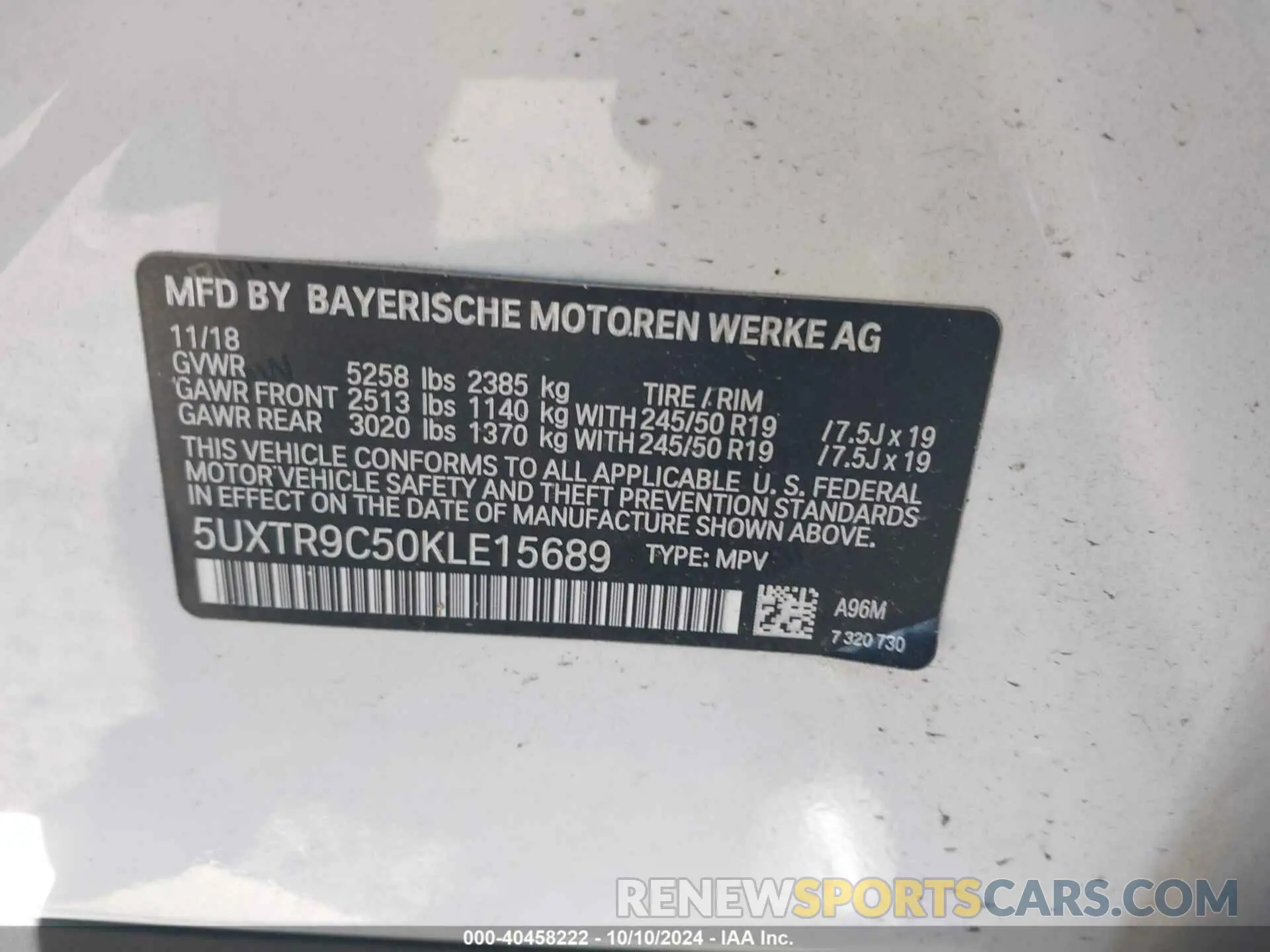 9 Photograph of a damaged car 5UXTR9C50KLE15689 BMW X3 2019