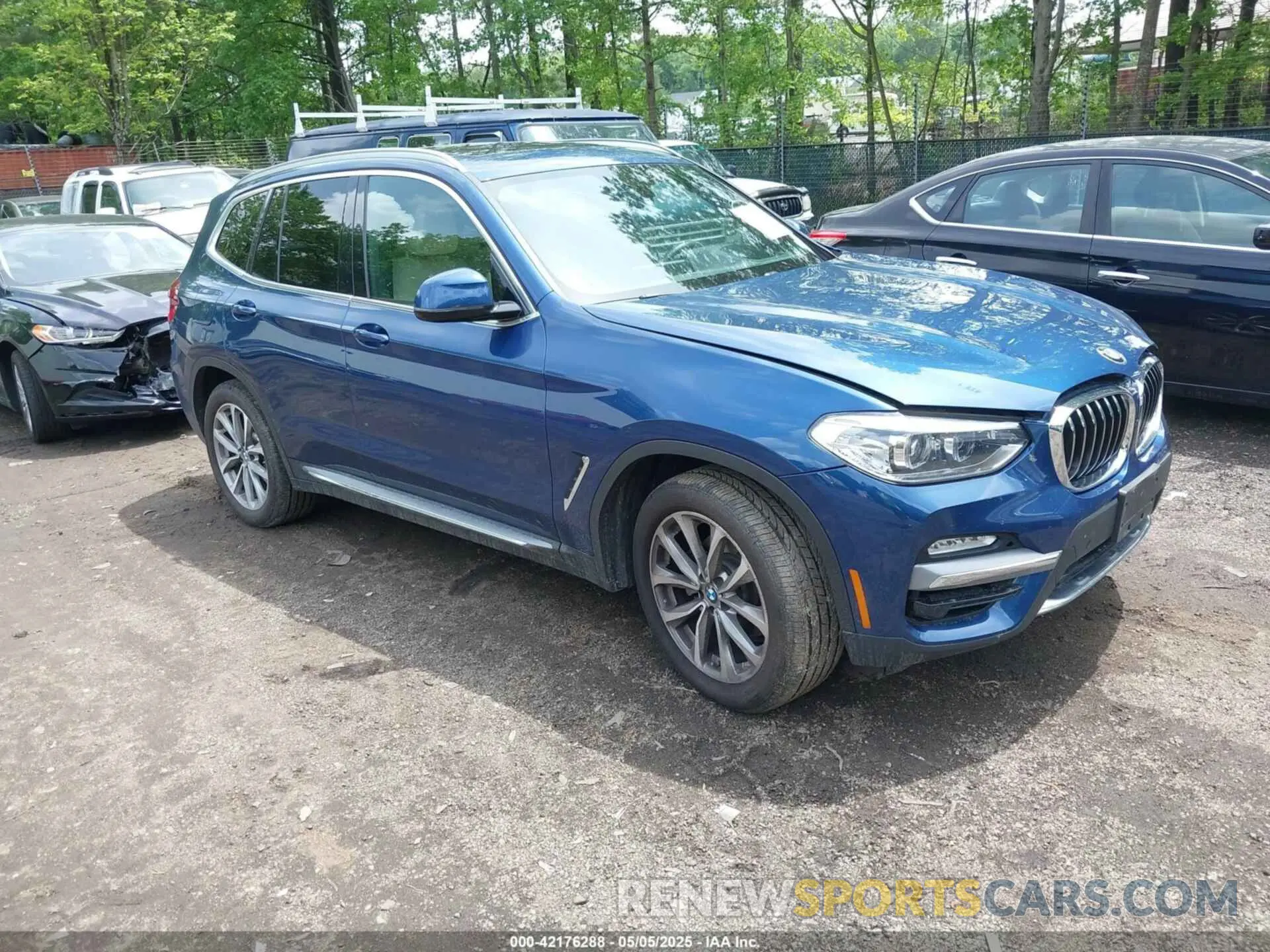 1 Photograph of a damaged car 5UXTR9C50KLE19256 BMW X3 2019