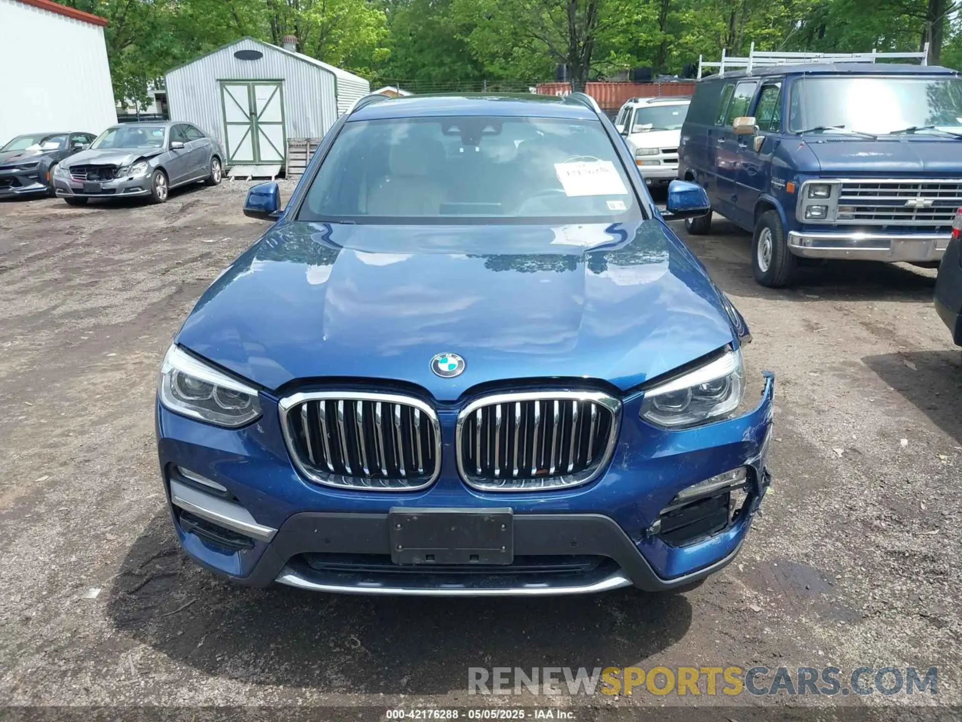 13 Photograph of a damaged car 5UXTR9C50KLE19256 BMW X3 2019