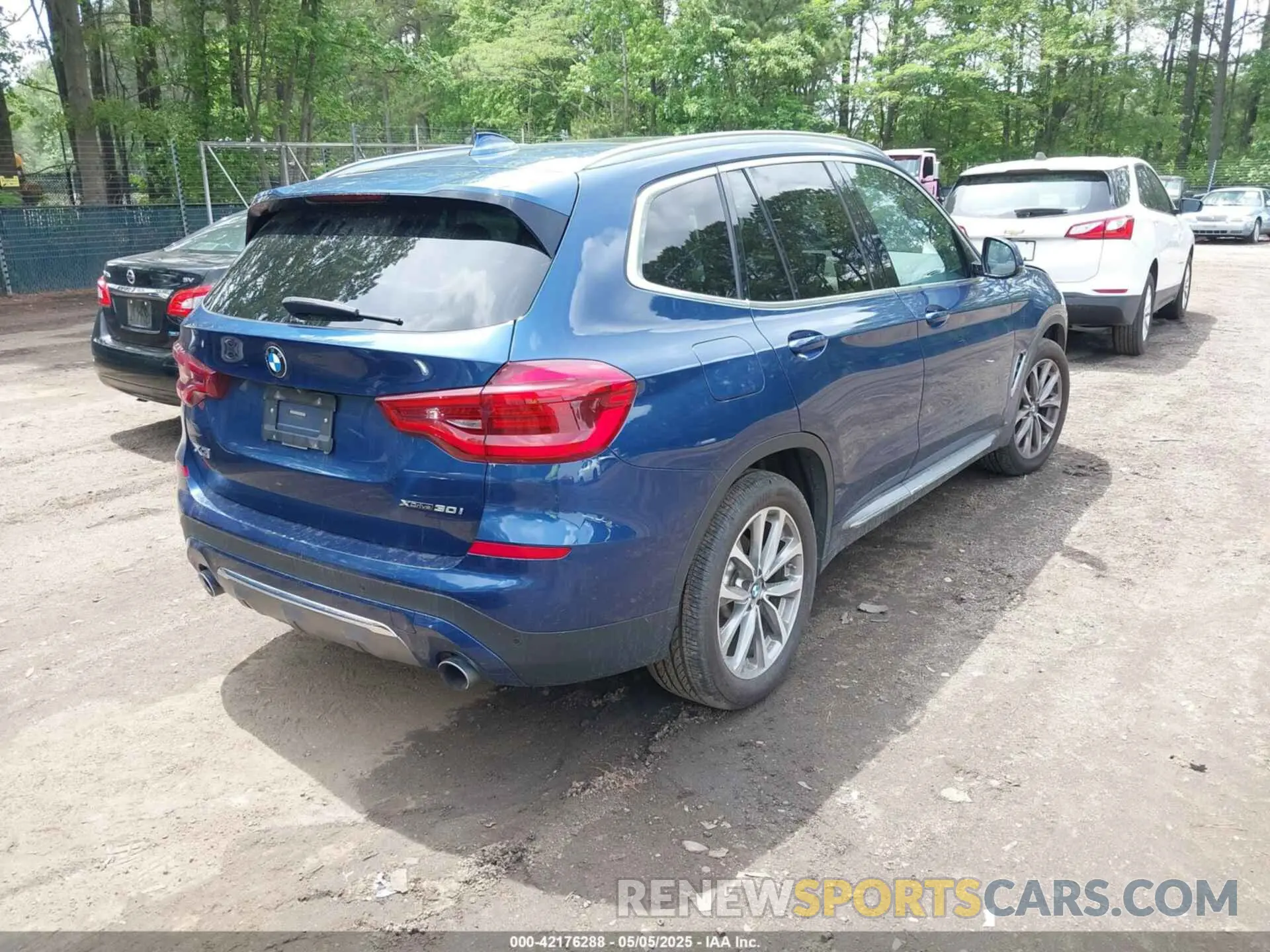 4 Photograph of a damaged car 5UXTR9C50KLE19256 BMW X3 2019