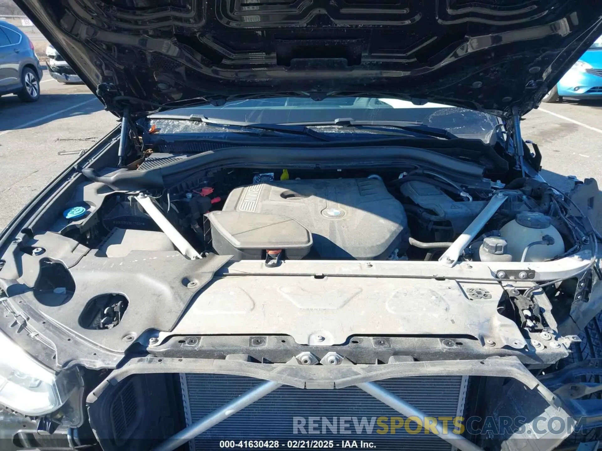 10 Photograph of a damaged car 5UXTR9C50KLE21928 BMW X3 2019