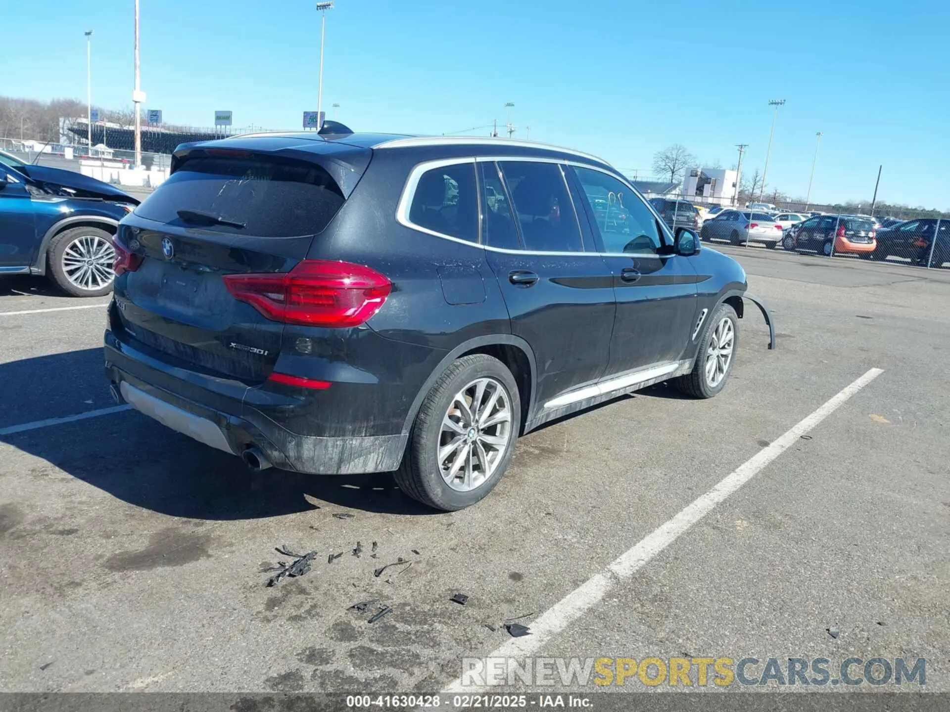 4 Photograph of a damaged car 5UXTR9C50KLE21928 BMW X3 2019