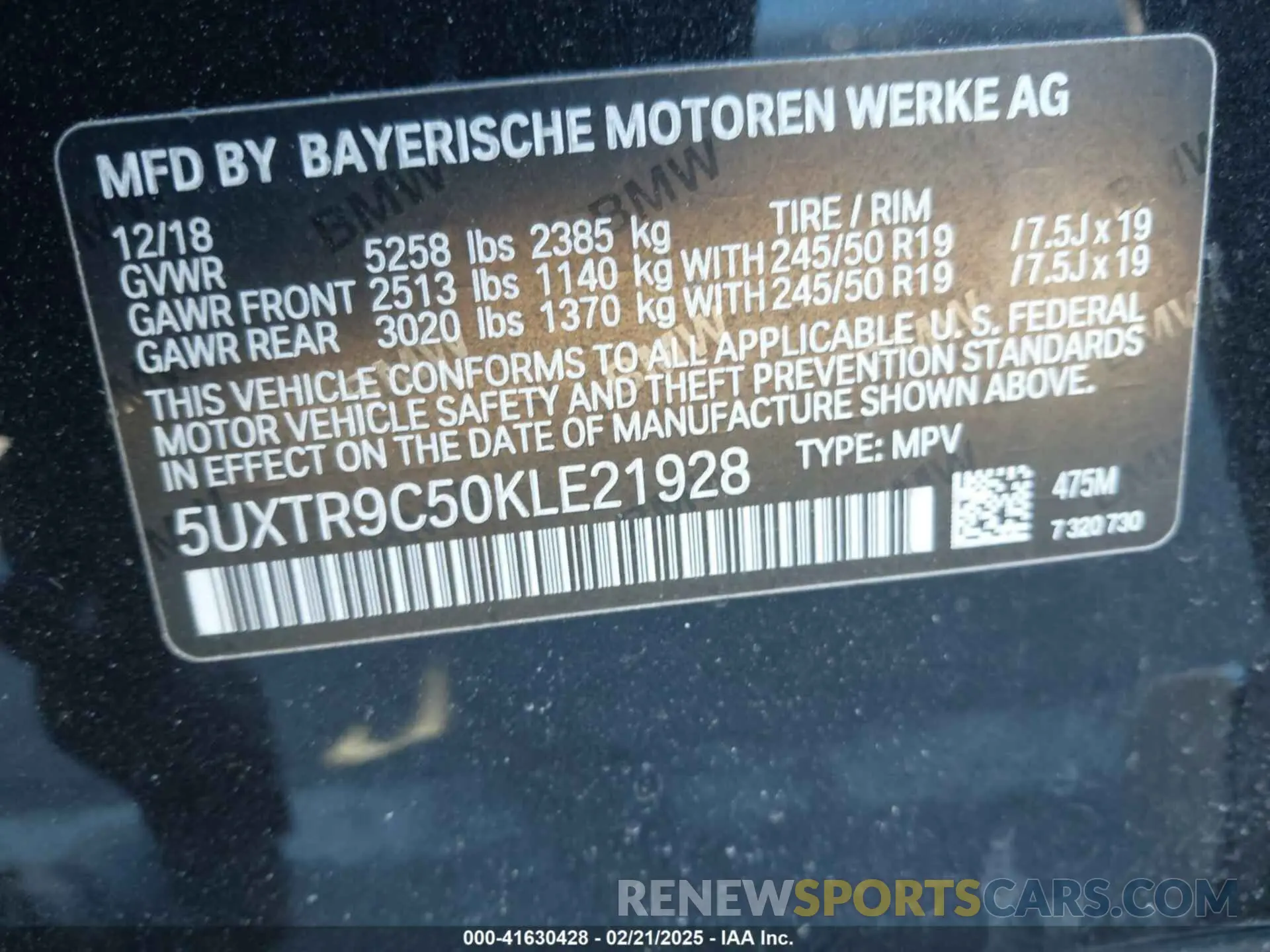 9 Photograph of a damaged car 5UXTR9C50KLE21928 BMW X3 2019