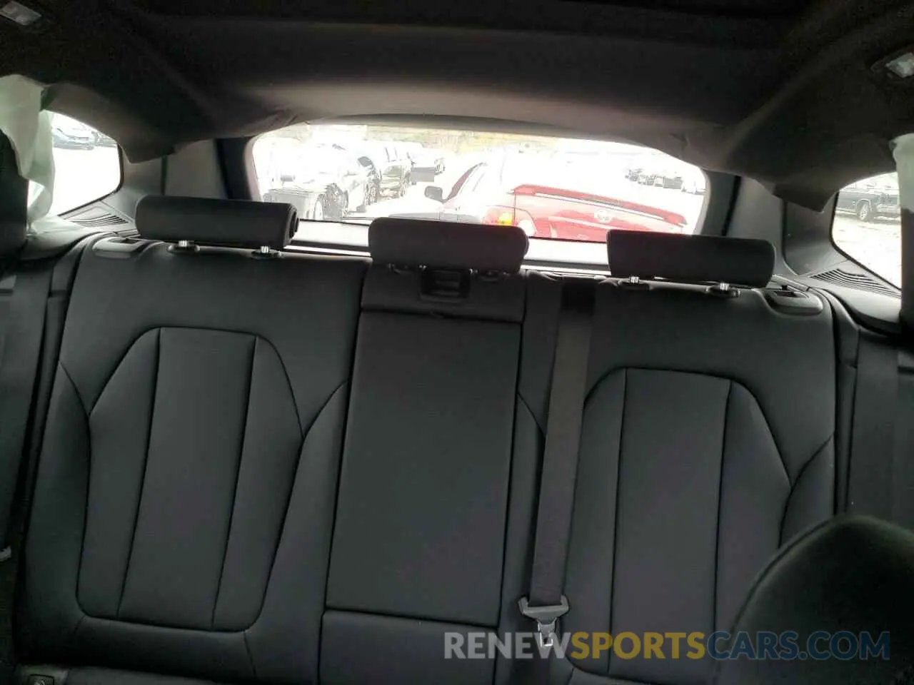 10 Photograph of a damaged car 5UXTR9C50KLP77969 BMW X3 2019
