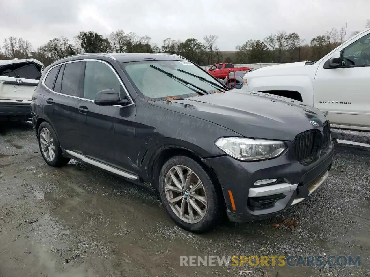 4 Photograph of a damaged car 5UXTR9C50KLP83321 BMW X3 2019