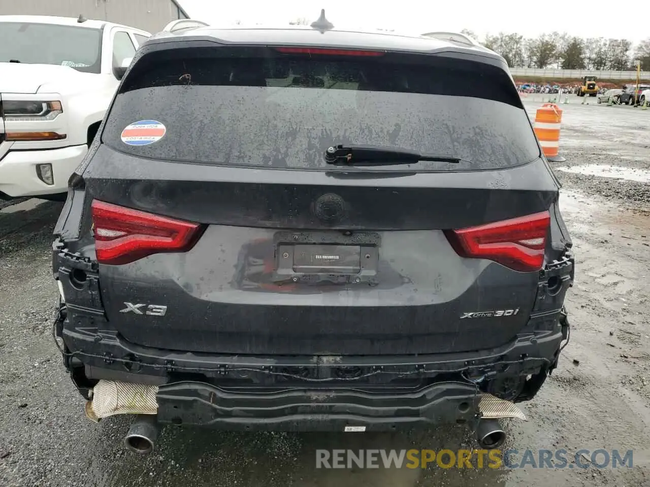 6 Photograph of a damaged car 5UXTR9C50KLP83321 BMW X3 2019