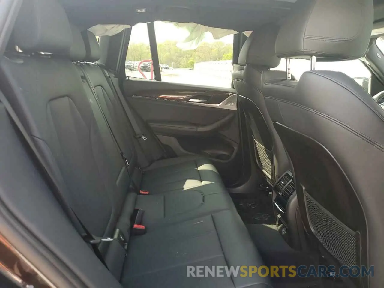 11 Photograph of a damaged car 5UXTR9C50KLP84646 BMW X3 2019