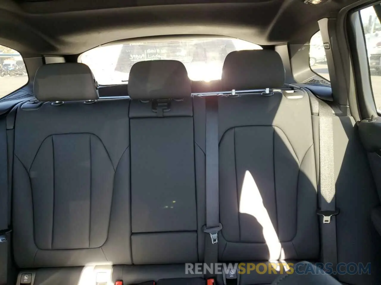 10 Photograph of a damaged car 5UXTR9C50KLP88051 BMW X3 2019