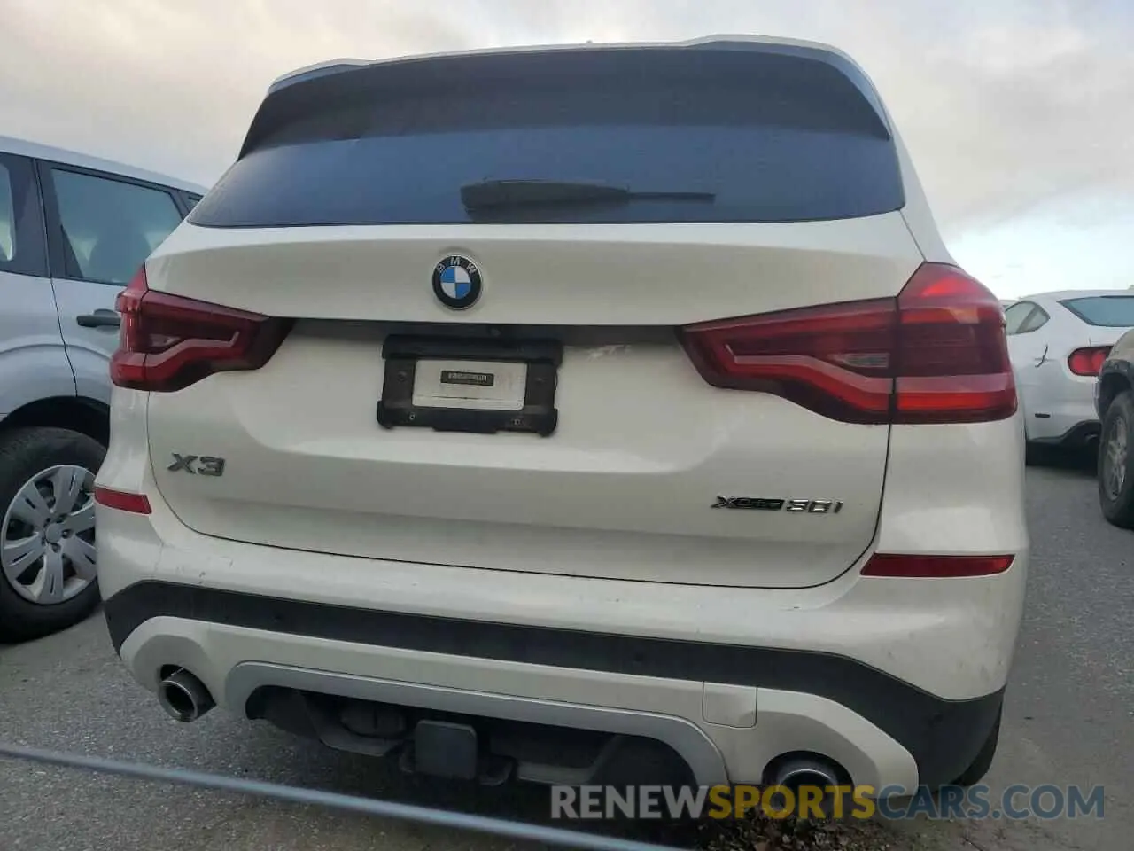 6 Photograph of a damaged car 5UXTR9C50KLP88051 BMW X3 2019
