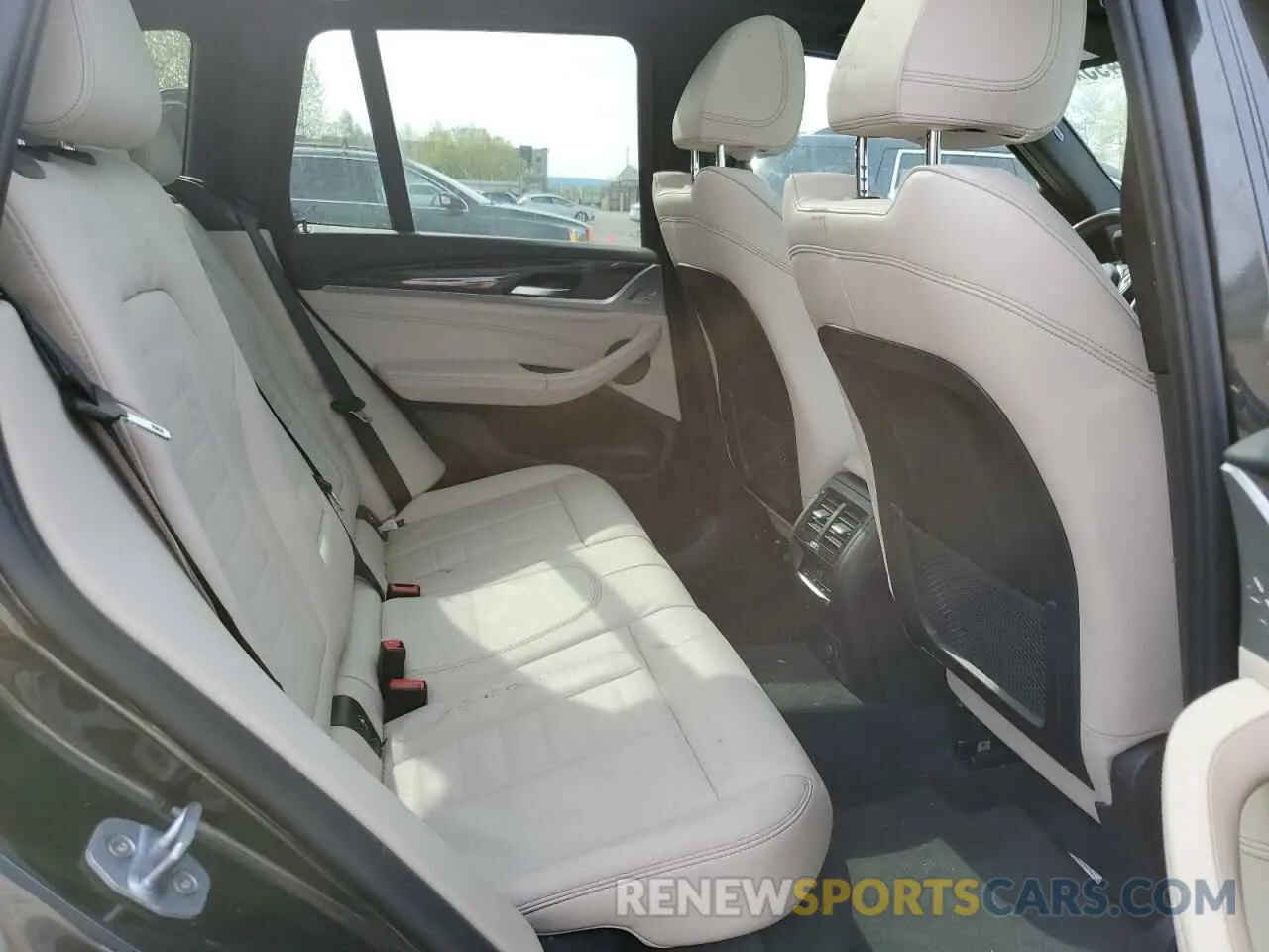 11 Photograph of a damaged car 5UXTR9C50KLP90236 BMW X3 2019
