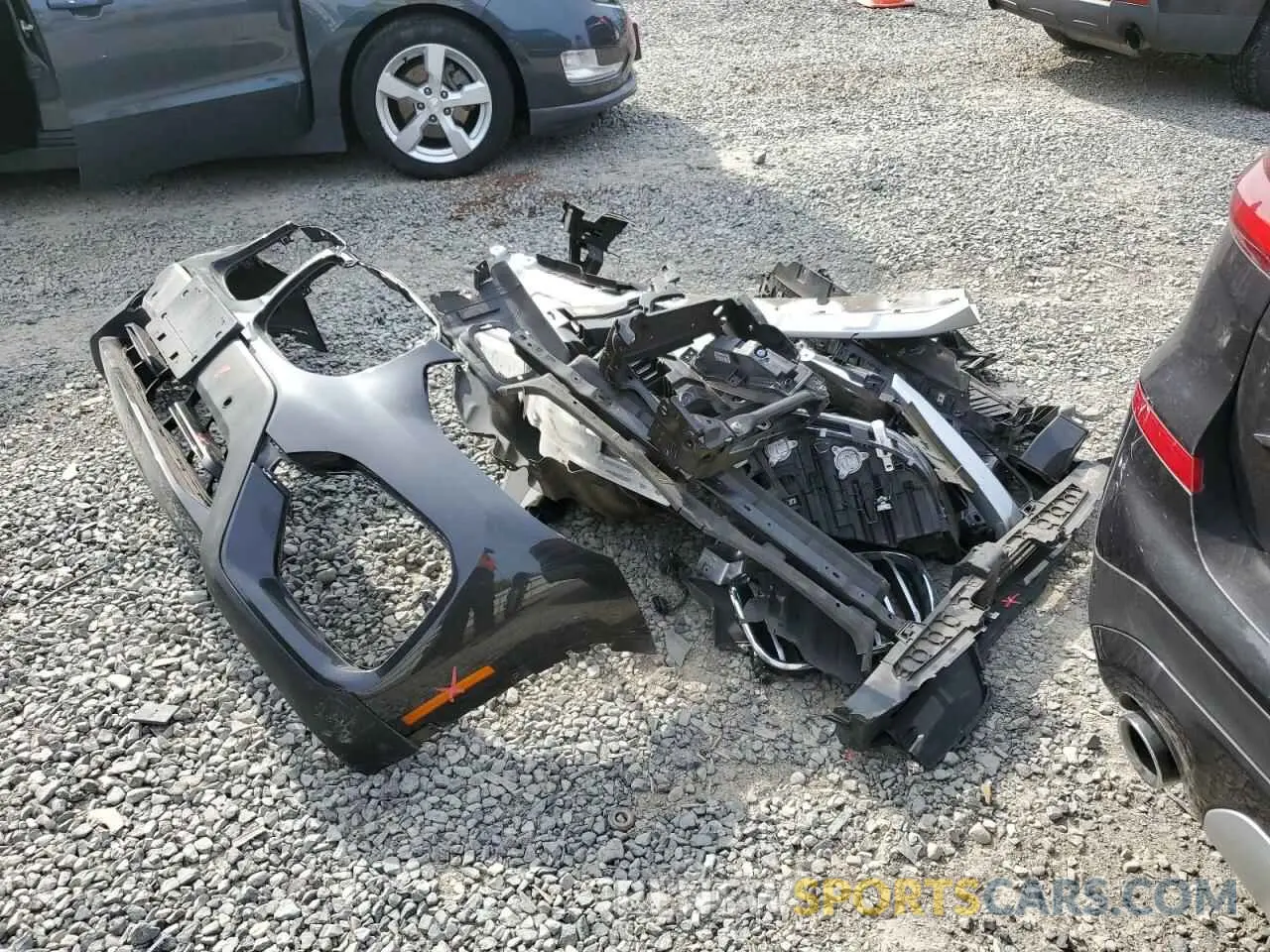 13 Photograph of a damaged car 5UXTR9C50KLP90236 BMW X3 2019