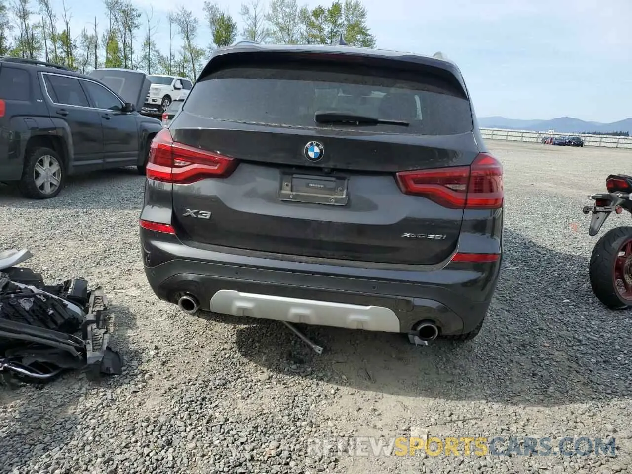 6 Photograph of a damaged car 5UXTR9C50KLP90236 BMW X3 2019