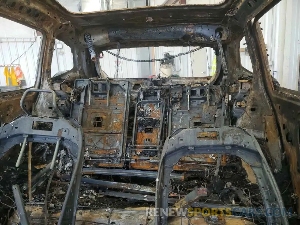 10 Photograph of a damaged car 5UXTR9C50KLP97705 BMW X3 2019