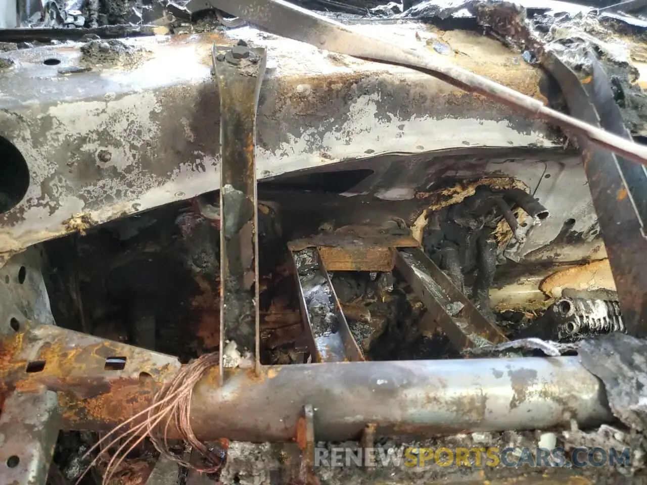 9 Photograph of a damaged car 5UXTR9C50KLP97705 BMW X3 2019