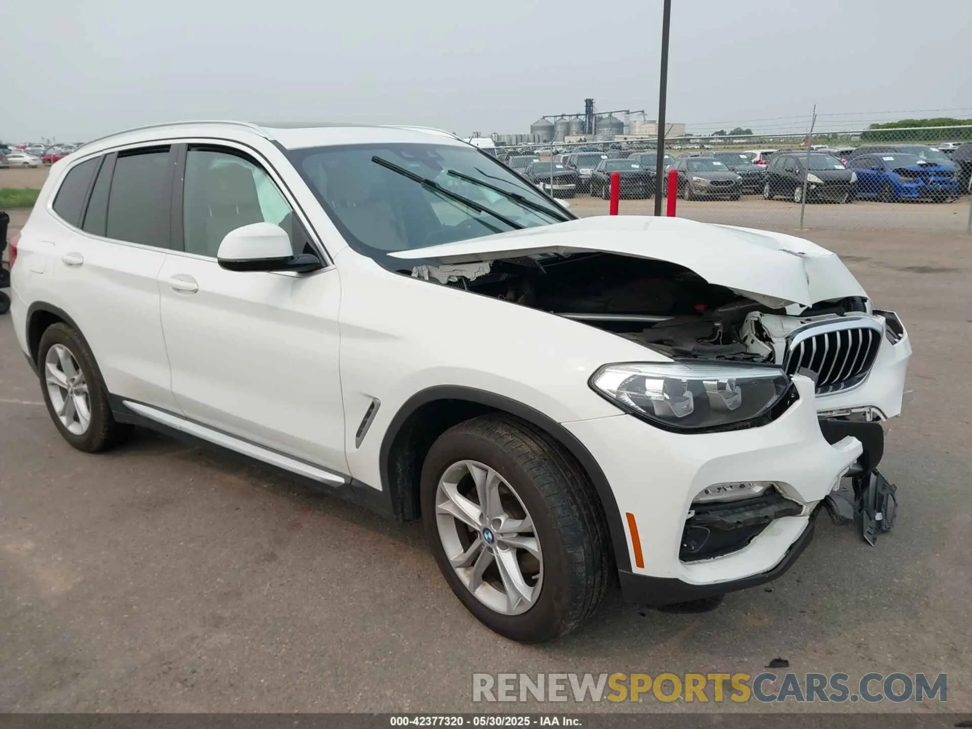 1 Photograph of a damaged car 5UXTR9C50KLR10195 BMW X3 2019