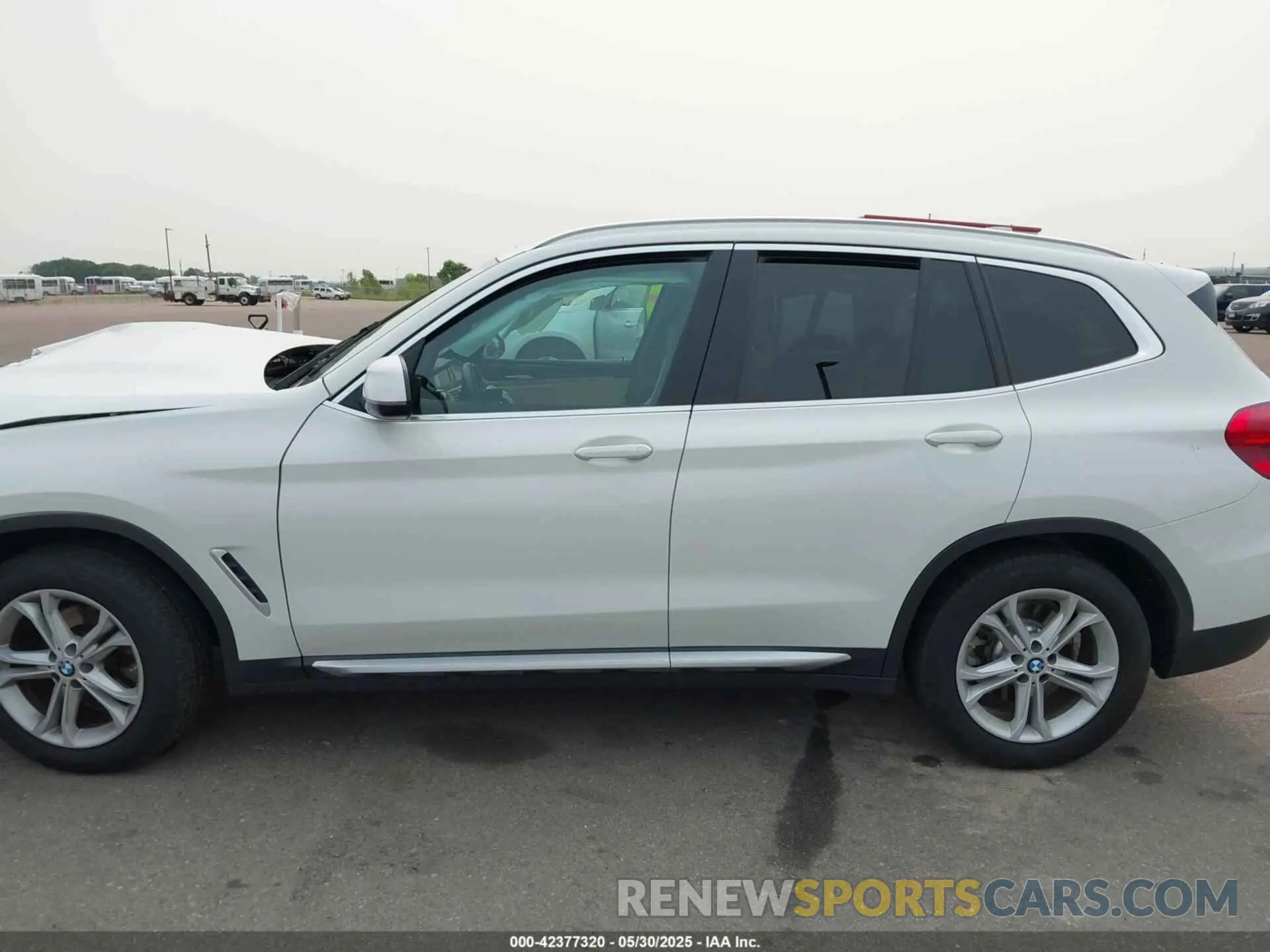 14 Photograph of a damaged car 5UXTR9C50KLR10195 BMW X3 2019