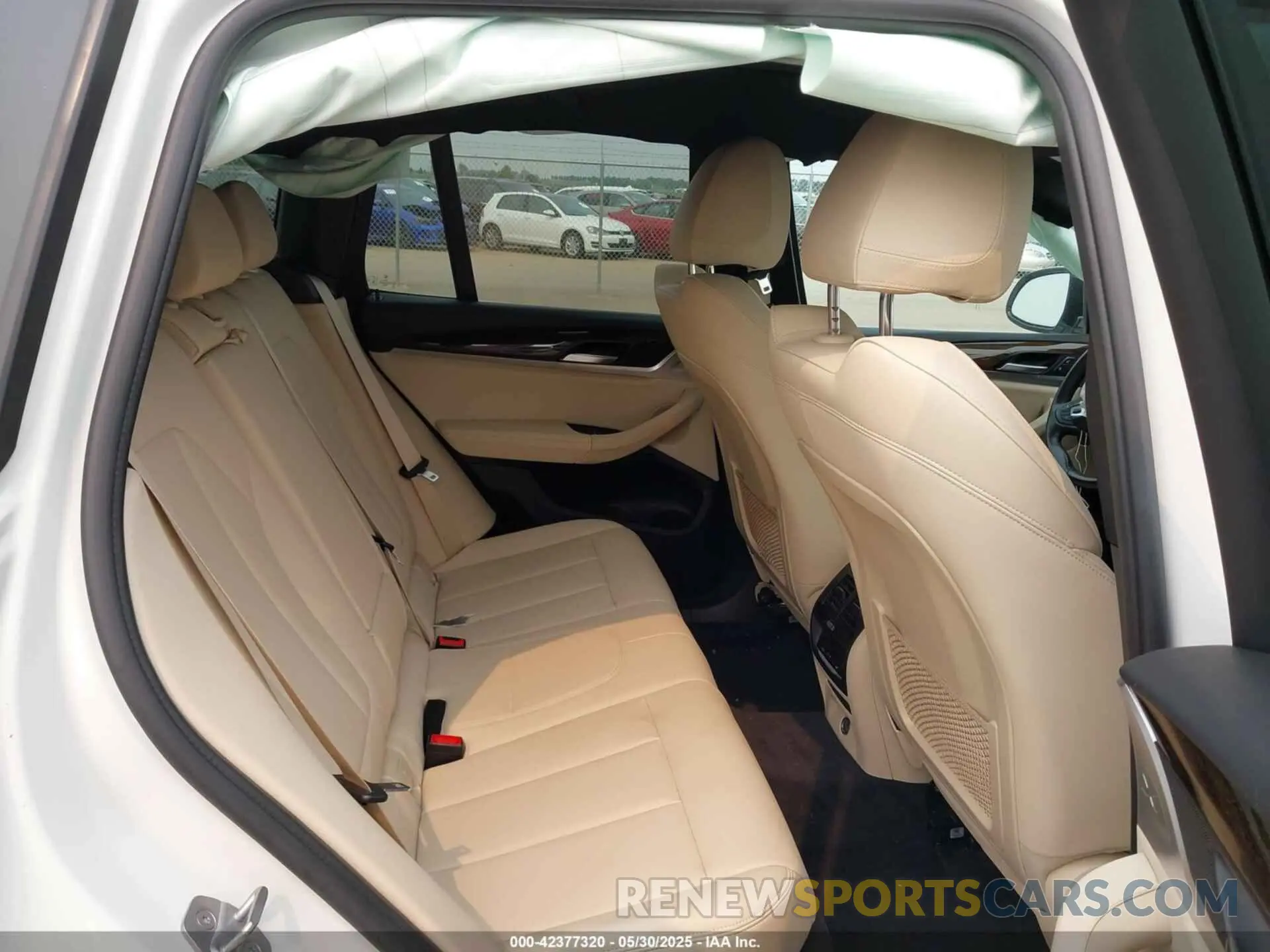 8 Photograph of a damaged car 5UXTR9C50KLR10195 BMW X3 2019