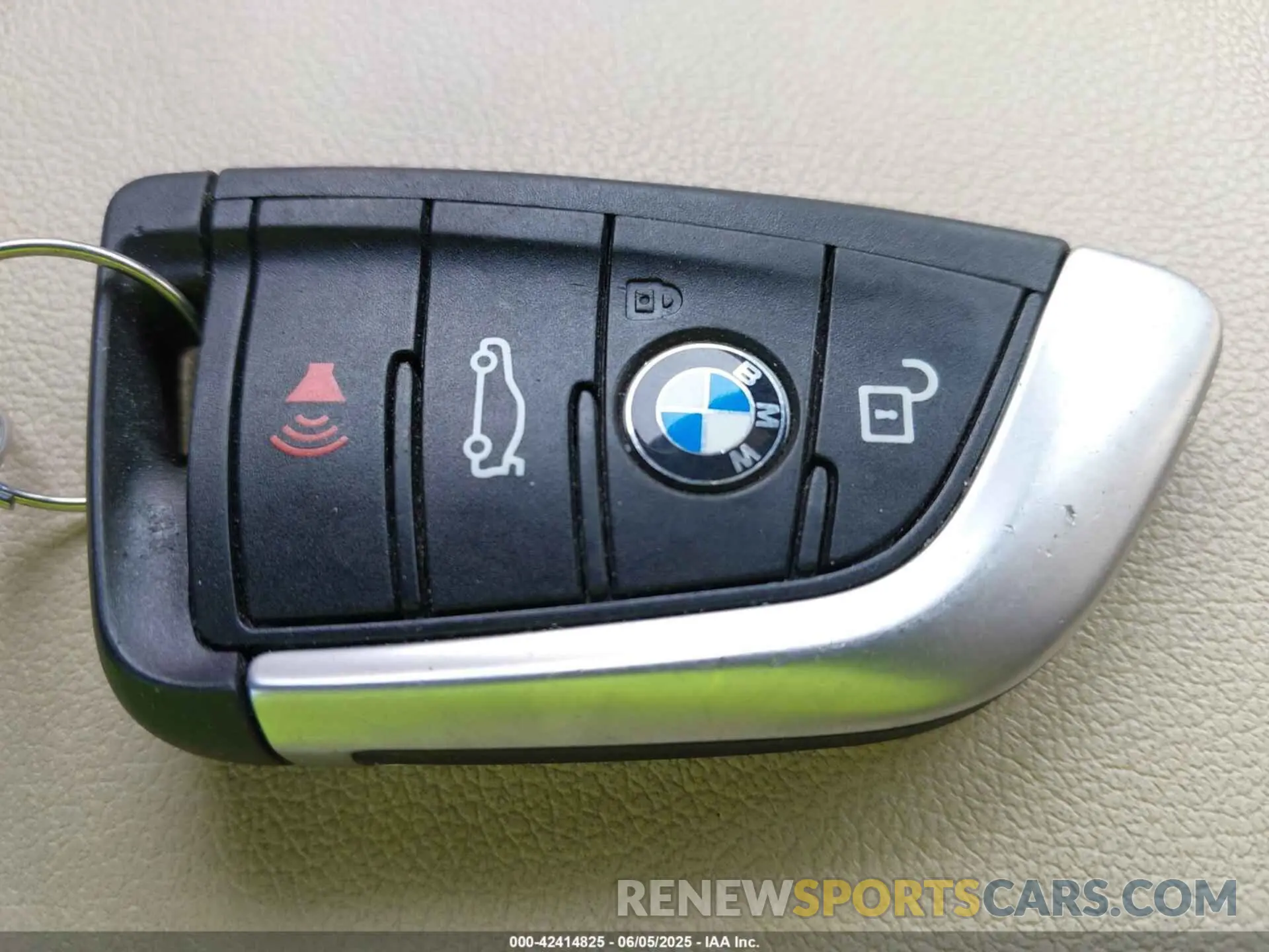 11 Photograph of a damaged car 5UXTR9C51KLD92259 BMW X3 2019