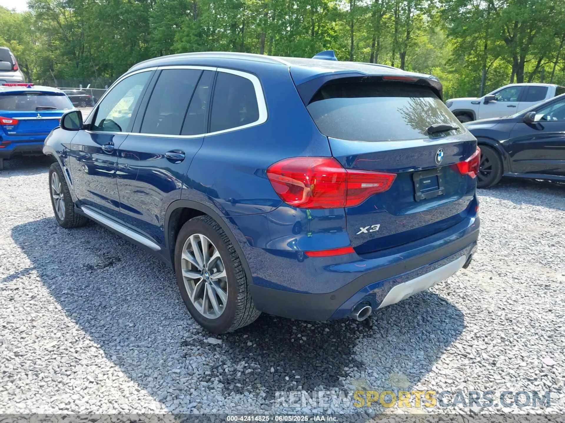 3 Photograph of a damaged car 5UXTR9C51KLD92259 BMW X3 2019