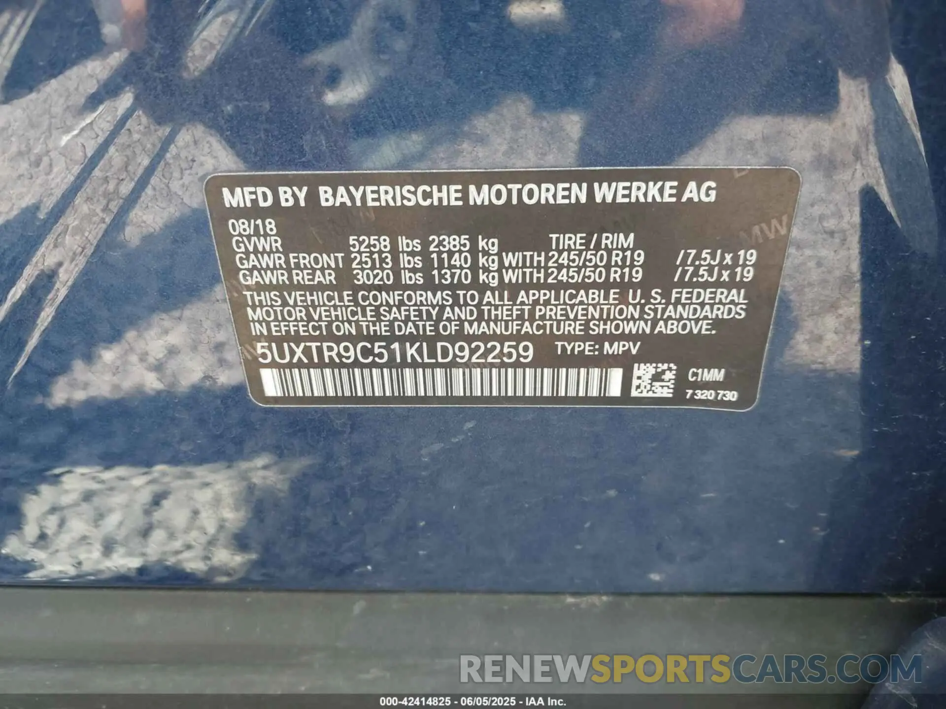 9 Photograph of a damaged car 5UXTR9C51KLD92259 BMW X3 2019